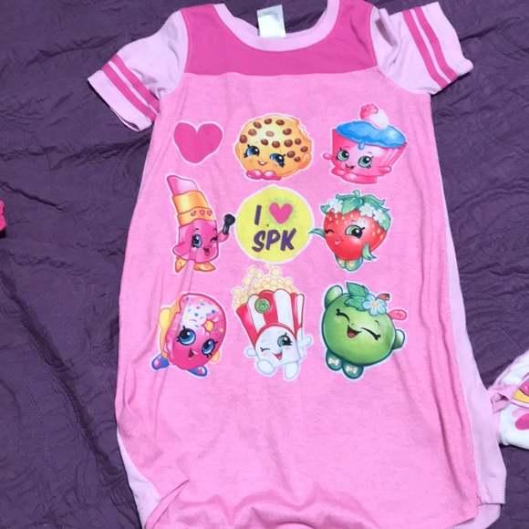 Shopkins Other - Shopkins Nightgown (size 8)